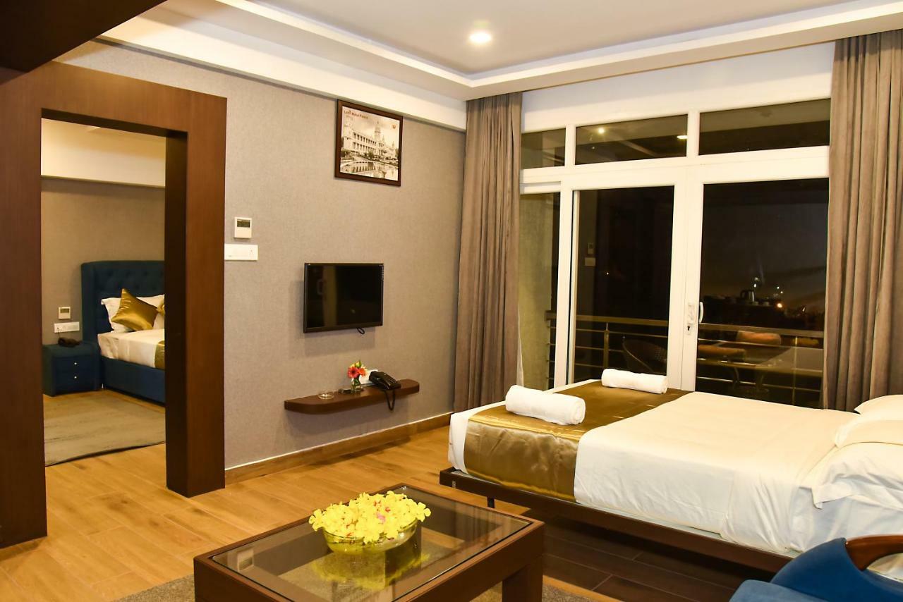 Silver Oak Hotel Mysore Eksteriør bilde